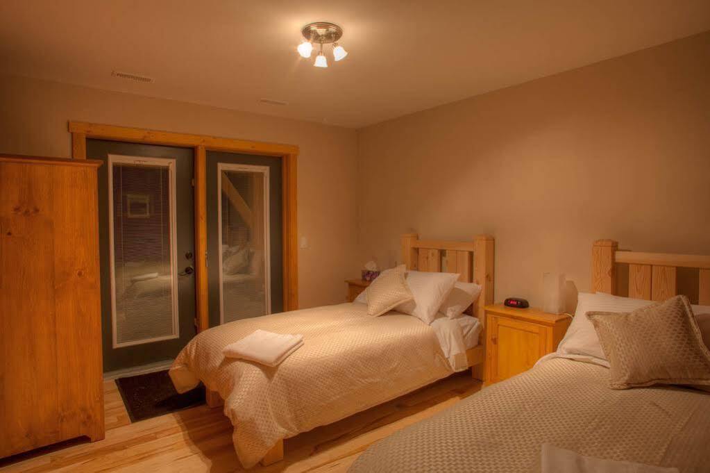 Mount 7 Lodges Голден Экстерьер фото